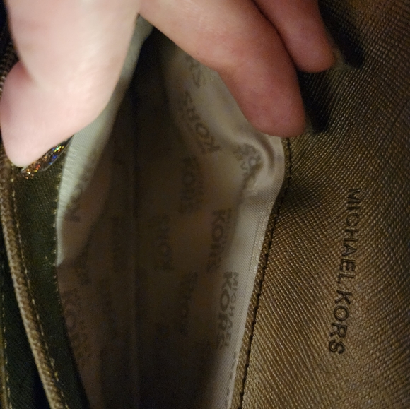 MICHAEL KORS Tri Fold Wallet - Picture 6 of 11